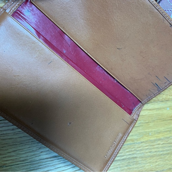 Dooney and Bourke wallet, pink with gold hardware - Picture 4 of 4